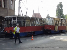 Zderzenie dwóch tramwajów na Focha (wideo)