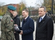 Minister i wojewoda podziękowali żołnierzom za pomoc mieszkańcom