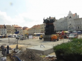 Dyslokacja pomnika na Starym Rynku dokonała się