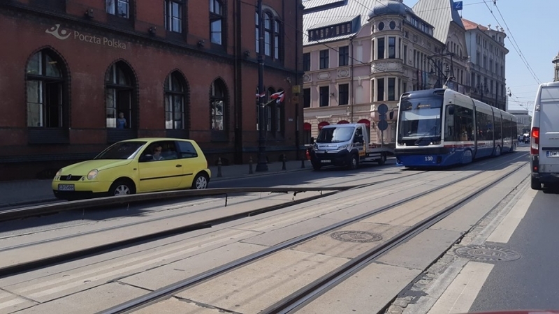 Problem wyskakującej szyny tramwajowej drogowcy chcą rozwiązać do końca czerwca