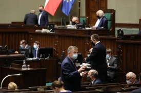 Sejm za prawem do odmowy sprzedaży osobom bez maseczek