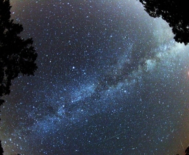 Jak dostrzec “pierwszą gwiazdkę”? Wyjaśniają polscy astrofizycy