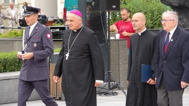 Rok biskupa Włodarczyka (komentarz)