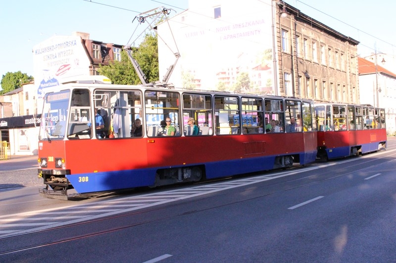 Coraz trudniej załapać się na tramwaj Konstalu w Bydgoszczy