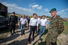 Minister Mariusz Błaszczak wizytował zniszczone gospodarstwa