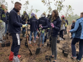Pod Emilianowem odbyła się akcja sadzenia drzew. Zasadzono tysiąc nowych drzew